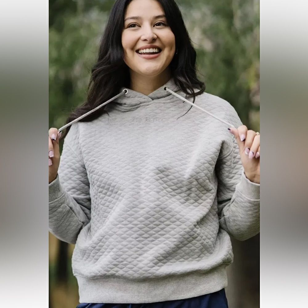 ZYIA ACTIVE Quilted Gray Diamond Hoodie